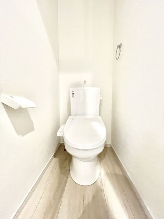 �g�C���@�g�C����1�K��2�K���ꂼ��ɔz�u����Ă��ĂƂĂ��֗��ł��B 