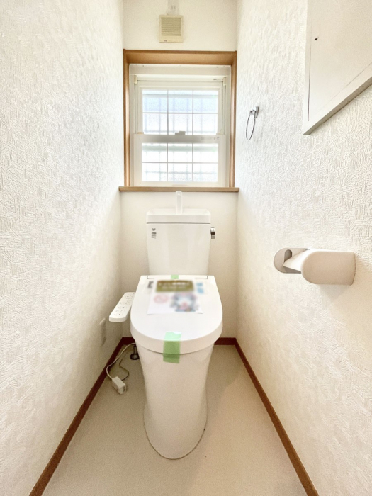 �g�C���@�g�C����1�K��2�K���ꂼ��ɔz�u����Ă��ĂƂĂ��֗��ł��B 