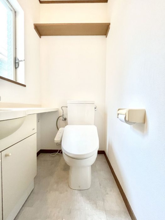 �g�C���@�g�C����1�K��2�K���ꂼ��ɔz�u����Ă��ĂƂĂ��֗��ł��B 