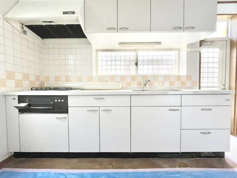 �L�b�`���@�u�₩�ȕ����ʂ蔲����L�b�`���B��������̂Ŗ��邭���C�ɂ��𗧂��܂��B