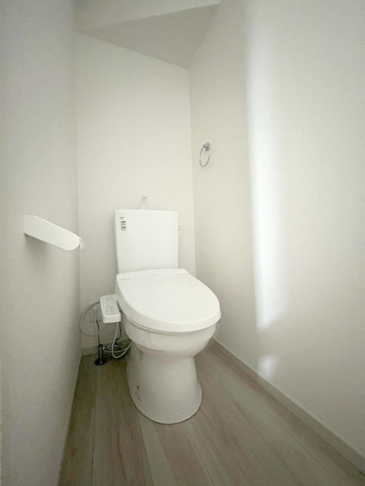�g�C���@�g�C����1�K��2�K���ꂼ��ɔz�u����Ă��ĂƂĂ��֗��ł��B 