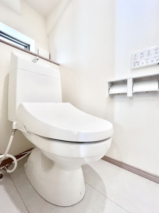 �g�C���@�g�C����1�K��2�K���ꂼ��ɔz�u����Ă��ĂƂĂ��֗��ł��B 