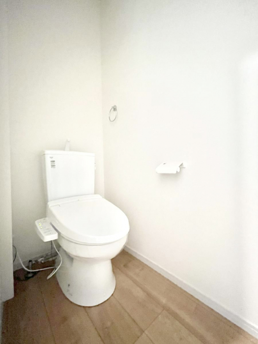 �g�C���@�g�C����1�K��2�K���ꂼ��ɔz�u����Ă��ĂƂĂ��֗��ł��B 