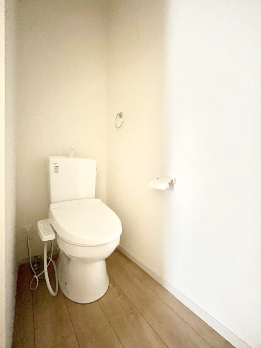 �g�C���@�g�C����1�K��2�K���ꂼ��ɔz�u����Ă��ĂƂĂ��֗��ł��B 