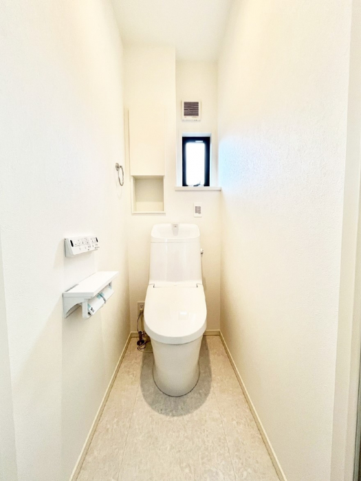 �g�C���@�g�C����1�K��2�K���ꂼ��ɔz�u����Ă��ĂƂĂ��֗��ł��B 