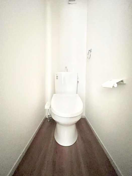 �g�C���@�g�C����1�K��2�K���ꂼ��ɔz�u����Ă��ĂƂĂ��֗��ł��B 
