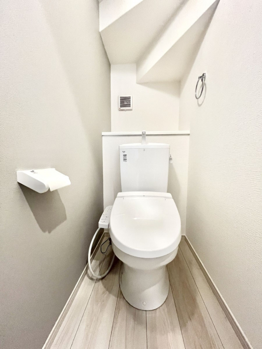 �g�C���@�g�C����1�K��2�K���ꂼ��ɔz�u����Ă��ĂƂĂ��֗��ł��B 