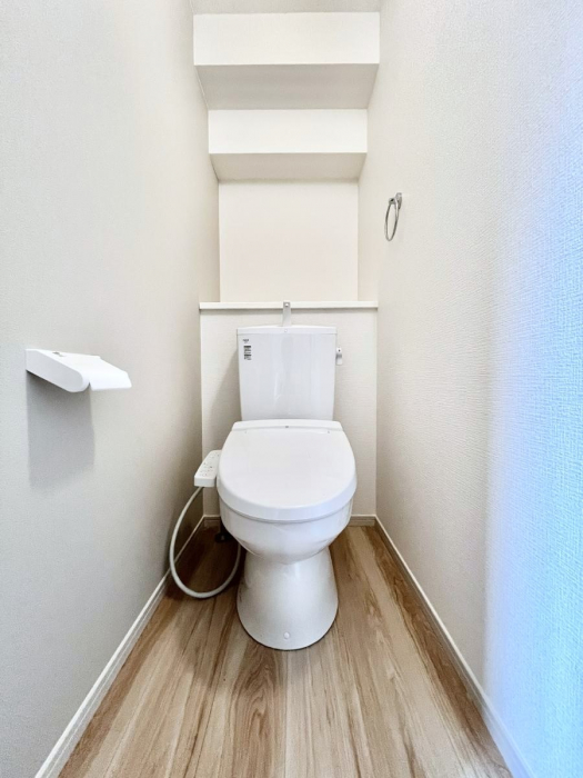 �g�C���@�g�C����1�K��2�K���ꂼ��ɔz�u����Ă��ĂƂĂ��֗��ł��B 