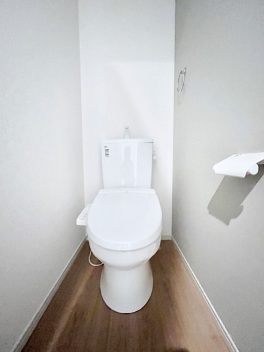 �g�C���@�g�C����1�K��2�K���ꂼ��ɔz�u����Ă��ĂƂĂ��֗��ł��B 