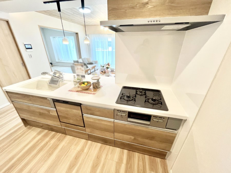 �L�b�`���@���������Ȃ���ł����Ƒ��Ƃ̉�b���y���߂�ΖʃL�b�`��