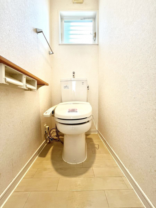 �g�C���@�g�C����1�K��2�K���ꂼ��ɔz�u����Ă��ĂƂĂ��֗��ł��B 