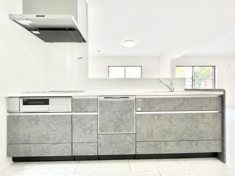 �L�b�`���@���������Ȃ���ł����Ƒ��Ƃ̉�b���y���߂�ΖʃL�b�`��