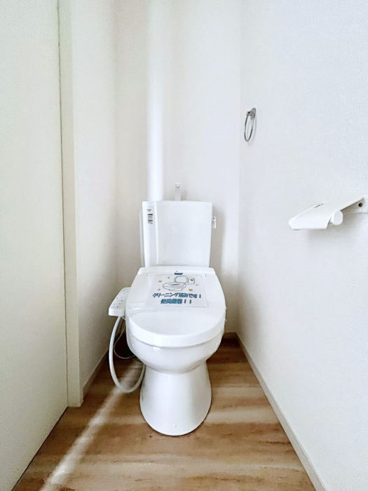 �g�C���@�g�C����1�K��2�K���ꂼ��ɔz�u����Ă��ĂƂĂ��֗��ł��B 