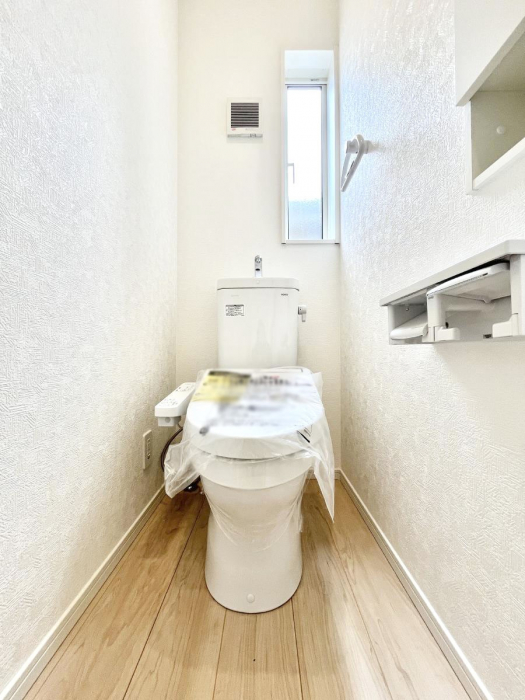 �g�C���@�g�C����1�K��2�K���ꂼ��ɔz�u����Ă��ĂƂĂ��֗��ł��B 