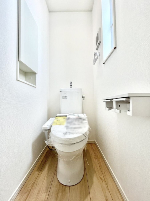 �g�C���@�g�C����1�K��2�K���ꂼ��ɔz�u����Ă��ĂƂĂ��֗��ł��B 