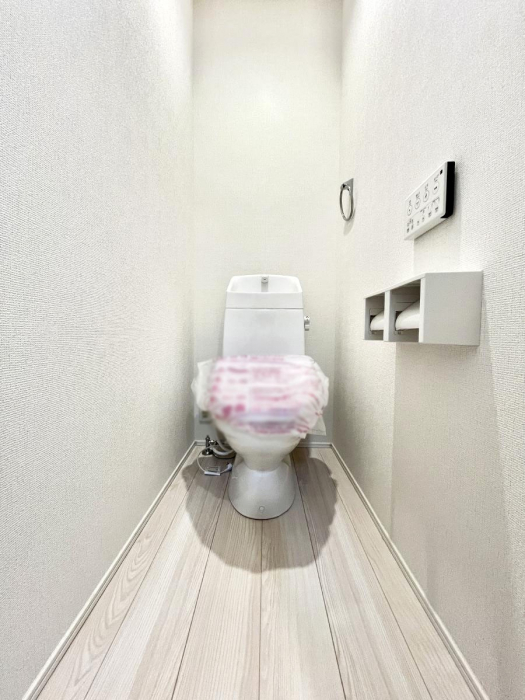 �g�C���@�g�C����1�K��2�K���ꂼ��ɔz�u����Ă��ĂƂĂ��֗��ł��B 