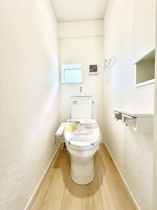 �g�C���@�g�C����1�K��2�K���ꂼ��ɔz�u����Ă��ĂƂĂ��֗��ł��B 