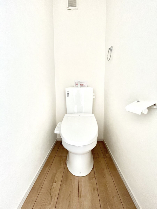 �g�C���@�g�C����1�K��2�K���ꂼ��ɔz�u����Ă��ĂƂĂ��֗��ł��B 