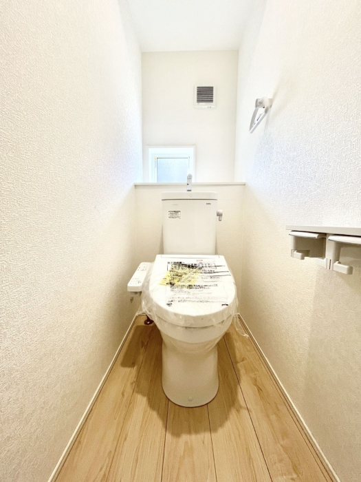 �g�C���@�g�C����1�K��2�K���ꂼ��ɔz�u����Ă��ĂƂĂ��֗��ł��B 