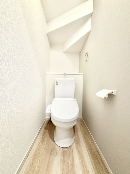 �g�C���@�g�C����1�K��2�K���ꂼ��ɔz�u����Ă��ĂƂĂ��֗��ł��B 