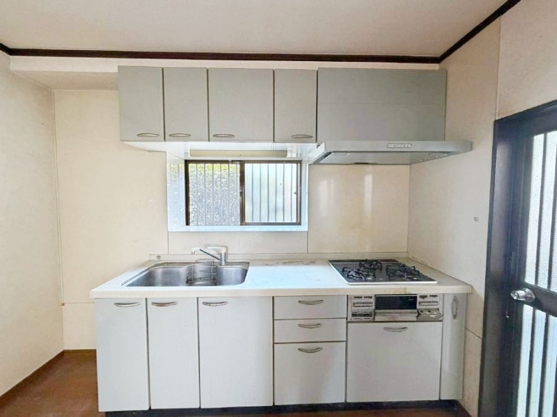 �L�b�`���@�u�₩�ȕ����ʂ蔲����L�b�`���B��������̂Ŗ��邭���C�ɂ��𗧂��܂��B