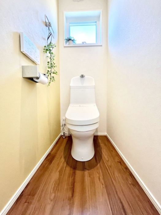 �g�C���@�g�C����1�K��2�K���ꂼ��ɔz�u����Ă��ĂƂĂ��֗��ł��B 