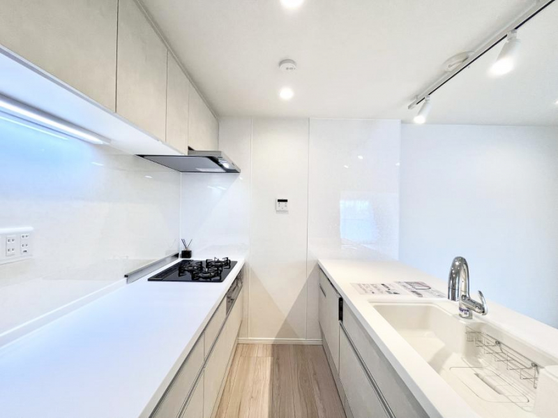 �L�b�`���@�L�b�`���Ƃ������̃J�b�v�{�[�h�t���I���[�����Ղ�ō�ƃX�y�[�X�L�X�B