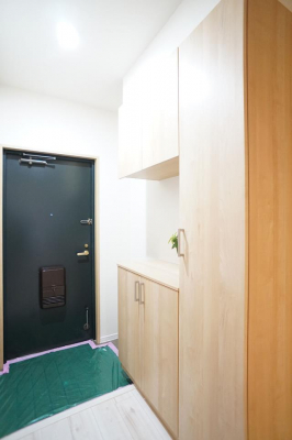 ց@